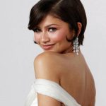 Zendaya Buktikan Gaun Lama Bisa Tetap Trendi Di Oscars
