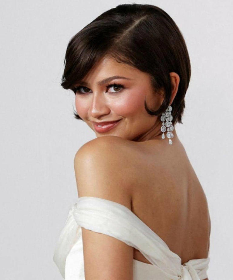 Zendaya Buktikan Gaun Lama Bisa Tetap Trendi Di Oscars