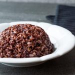 Nasi Merah Lebih Diet-Friendly Ketimbang Nasi Putih, Benarkah? Ini Faktanya