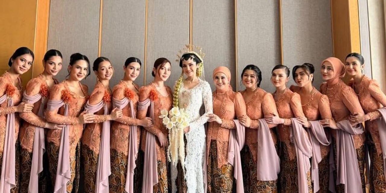 Bridesmaid Cantik! Syifa Hadju Dan El Rumi Tampil Kompak