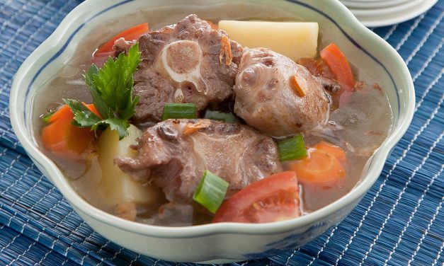 Sop Buntut: Kenikmatan Kuliner Klasik Yang Menggoda Selera!
