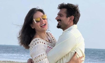 Anniversary Spesial: Bipasha Basu & Suami Tampil Mesra Di Goa