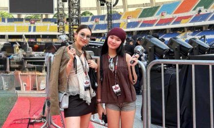 Gemes Banget! Ayu Ting Ting Dan Bilqis Larut Dalam Konser BTS