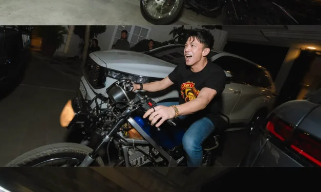 Penuh Kenangan! Gading Marten Beri Ariel NOAH Suzuki RGR