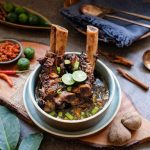 Bukan Iga Biasa! Konro Makassar, Kuah Hitam Kaya Rempah