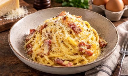 Gurih Maksimal! Spaghetti Carbonara Creamy Dengan Saus Keju