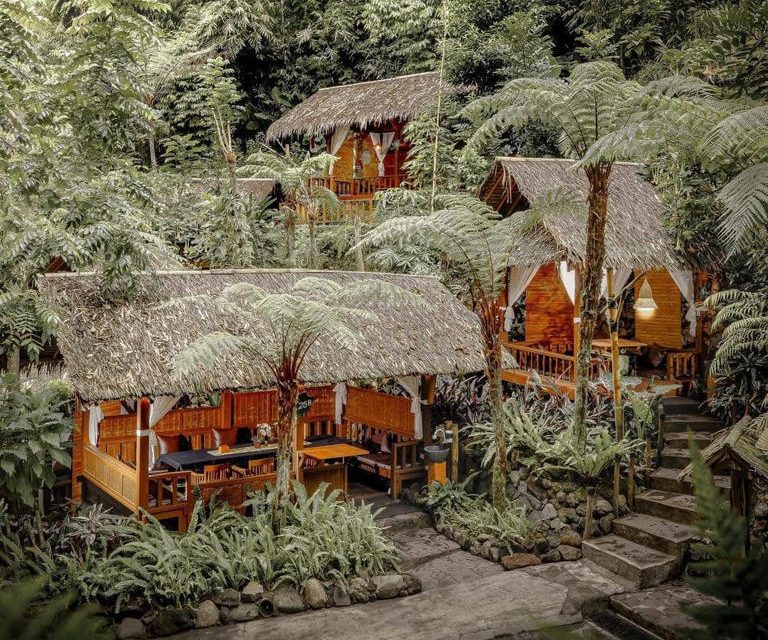 Bikin Betah! Kampung Daun Padukan Kuliner & Pesona Alam