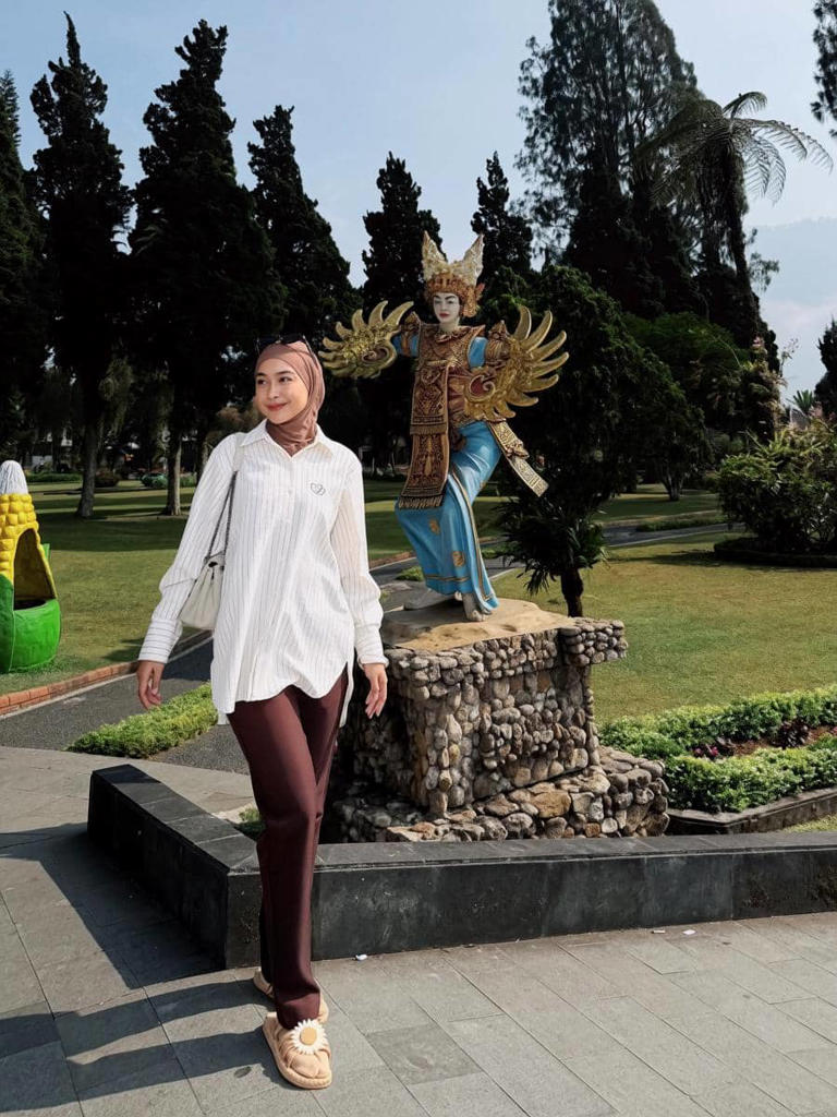 Pesona Bedugul! Ria Ricis Nikmati Keindahan Danau Beratan