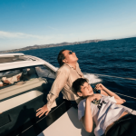 Makin Akrab! Rafathar Dan Keanu Seru-Seruan Menikmati Laut